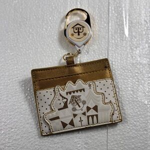 DISNEY PARKS ANNUAL PASS OR TICKET PARK  ID HOLDER Key Chain